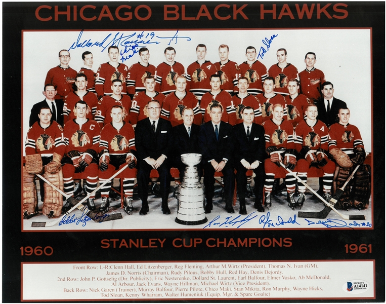 1960/61 Black Hawks Autographed 11x14