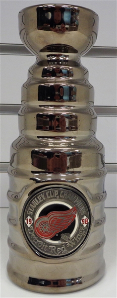 Detroit Red Wings 1998 Stanley Cup Signed by 8