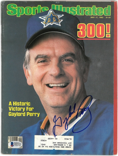 Gaylord Perry Autographed 1982 Sports Illustrated