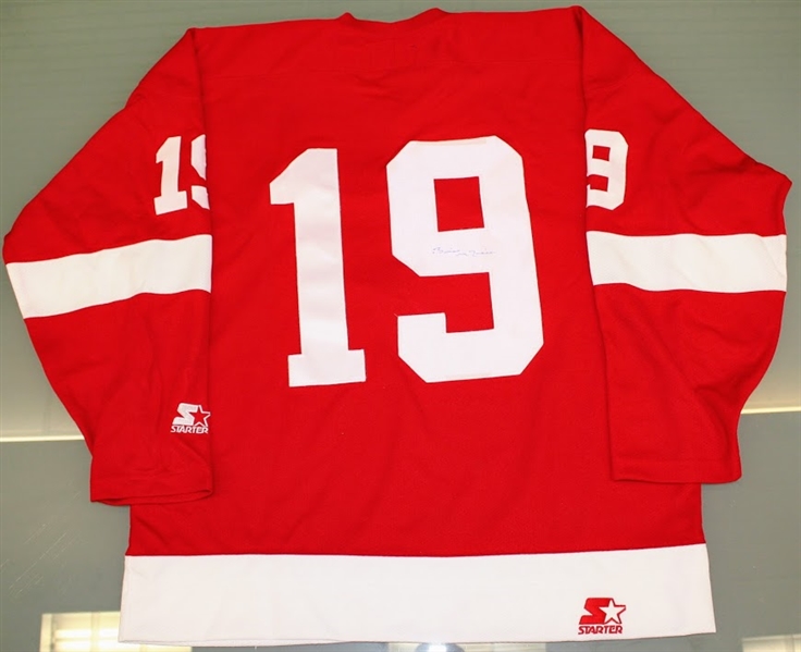 Billy McNeill Autographed Red Wings Jersey