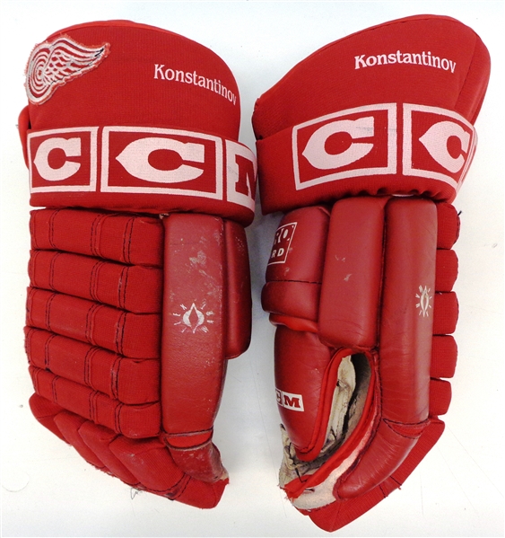 Vladimir Konstantinov Game Used Hockey Gloves