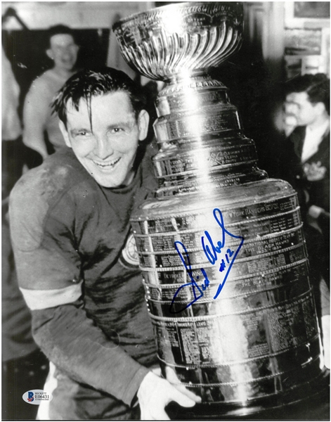 Sid Abel Autographed 11x14 Photo with The Cup