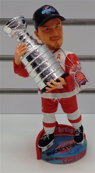 Nick Lidstrom Autographed 2002 Cup Bobblehead