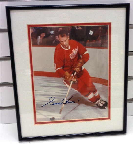 Gordie Howe Autographed Framed 8x10 Photo (Red Jersey)