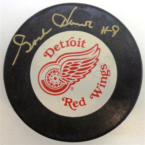 Gordie Howe Autographed Red Wings Puck