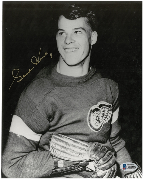 Gordie Howe Autographed 8x10 Photo - Young