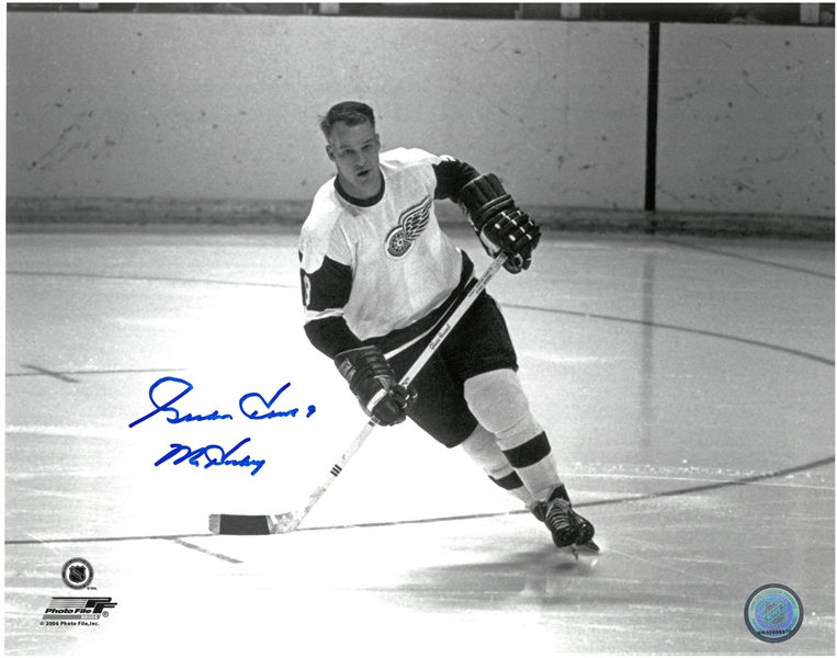 Gordie Howe Autographed 11x14 Photo