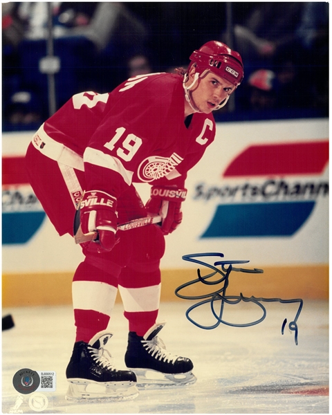 Lot Detail Steve Yzerman Autographed 8x10