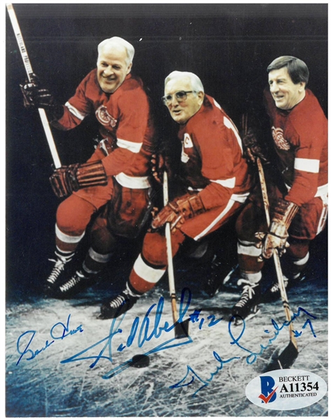 Production Line Autographed 5x4 Photo Custom Howe/Lindsay/Abel