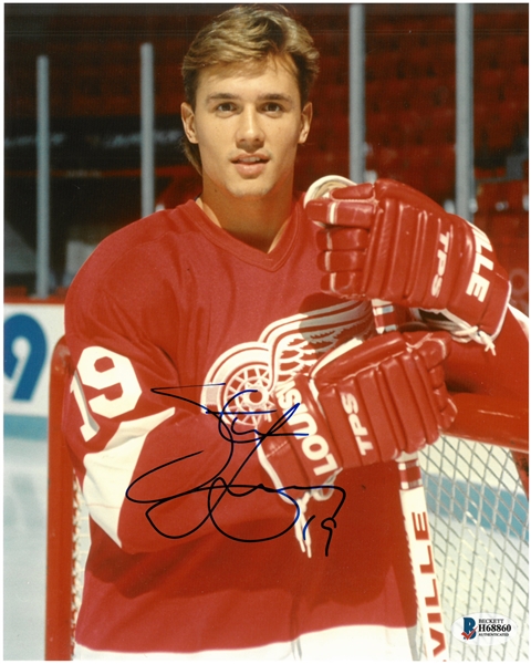 Steve Yzerman Autographed 8x10 Photo
