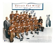1951/52 Red Wings Autographed by 14 11x14 Photo