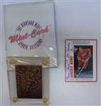 Gordie Howe Bronze Card Autographed Insert