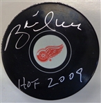 Brett Hull Signed Detroit Red Wings Puck w/ HOF 2009