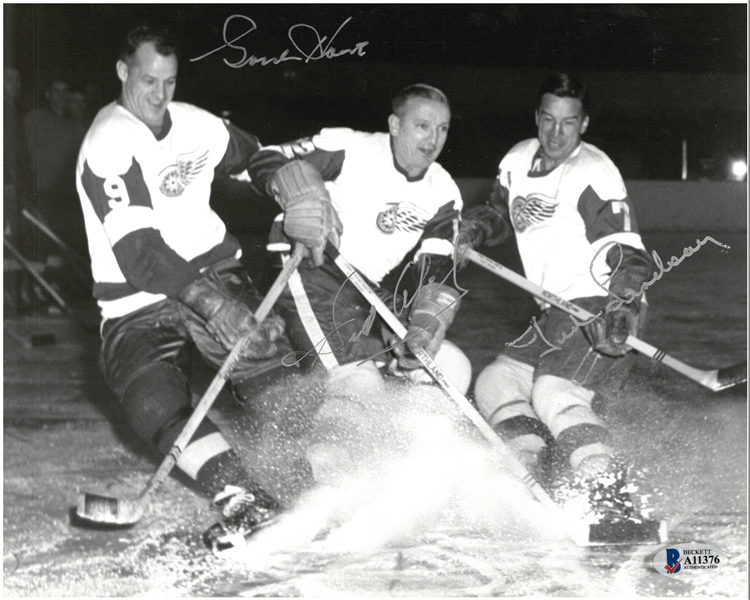 Production Line Autographed B&W 8x10 Horizontal Photo