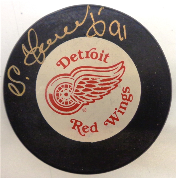 Sergei Fedorov Vintage Signed Red Wings Puck