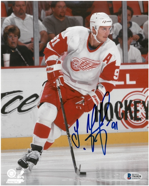 Sergei Fedorov Autographed 8x10 Photo - Action