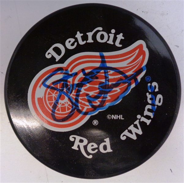 Steve Yzerman Autographed Red Wings Puck