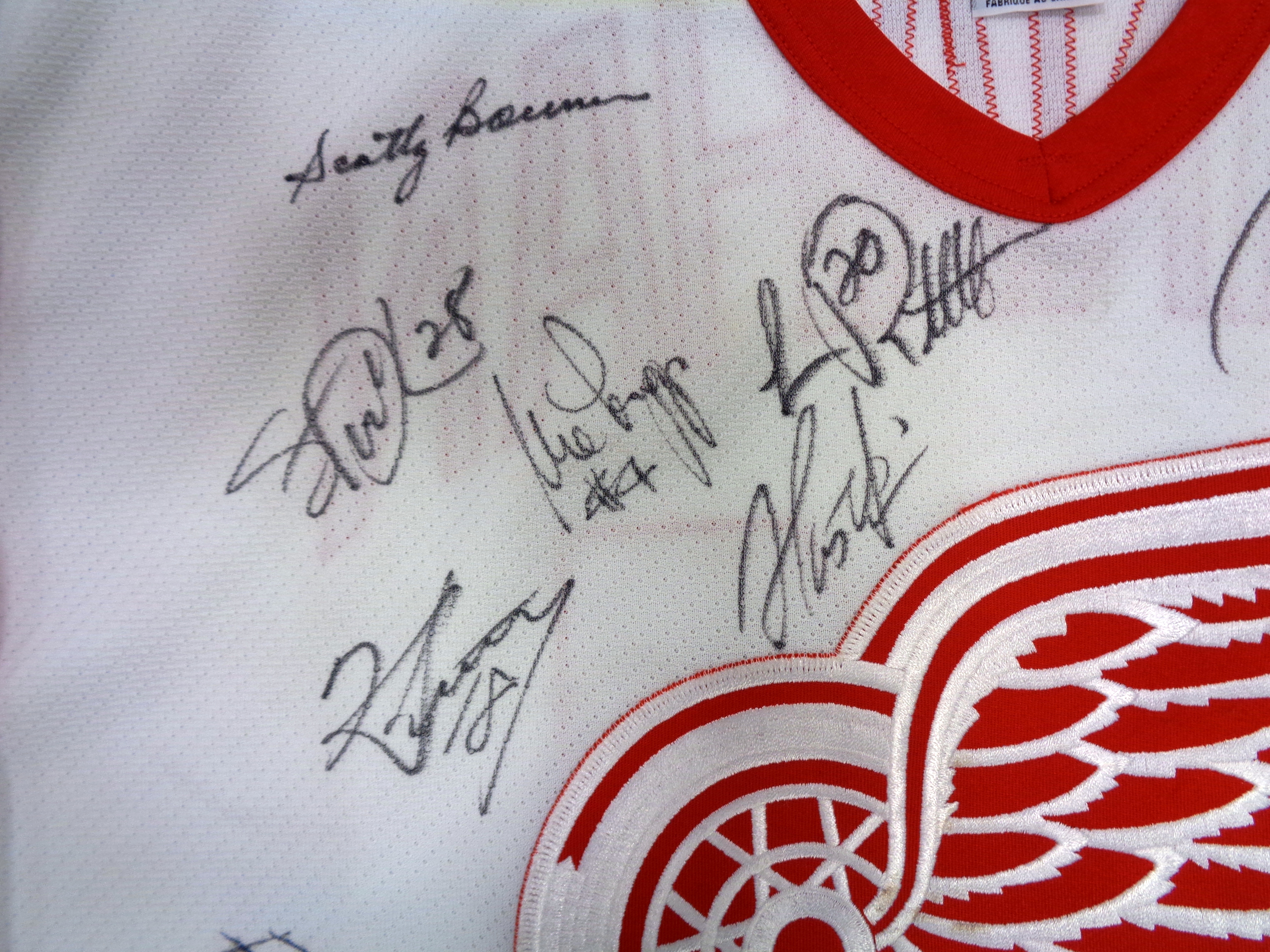 Lot Detail - Detroit Red Wings Autographed Hockey Jersey- Signed by 21  Former Players/Coaches