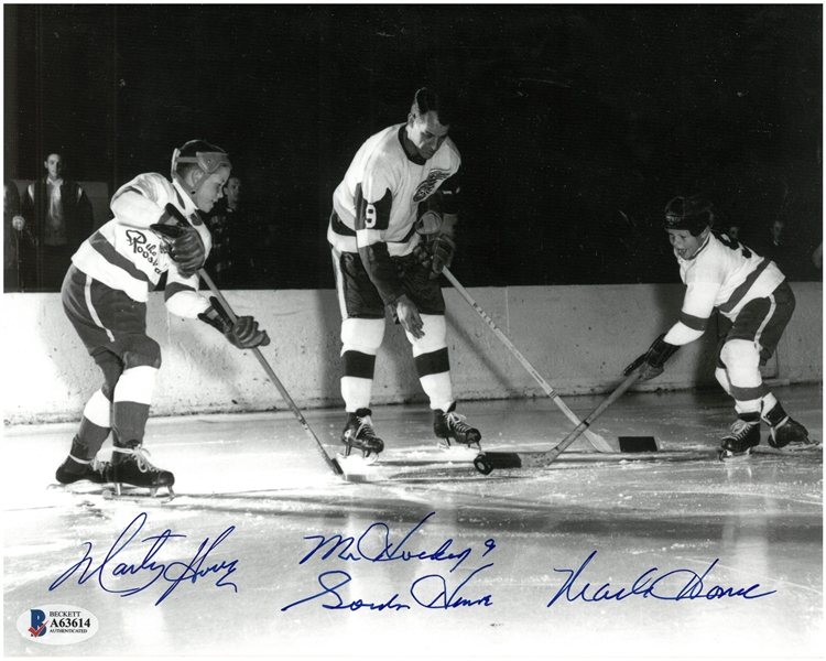 Gordie/Mark/Marty Howe Autographed 8x10 Photo