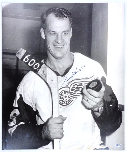 Gordie Howe Autographed 20x24 Photo
