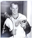 Gordie Howe Autographed 20x24 Photo