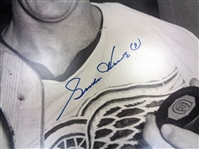 Gordie Howe Autographed 20x24 Photo