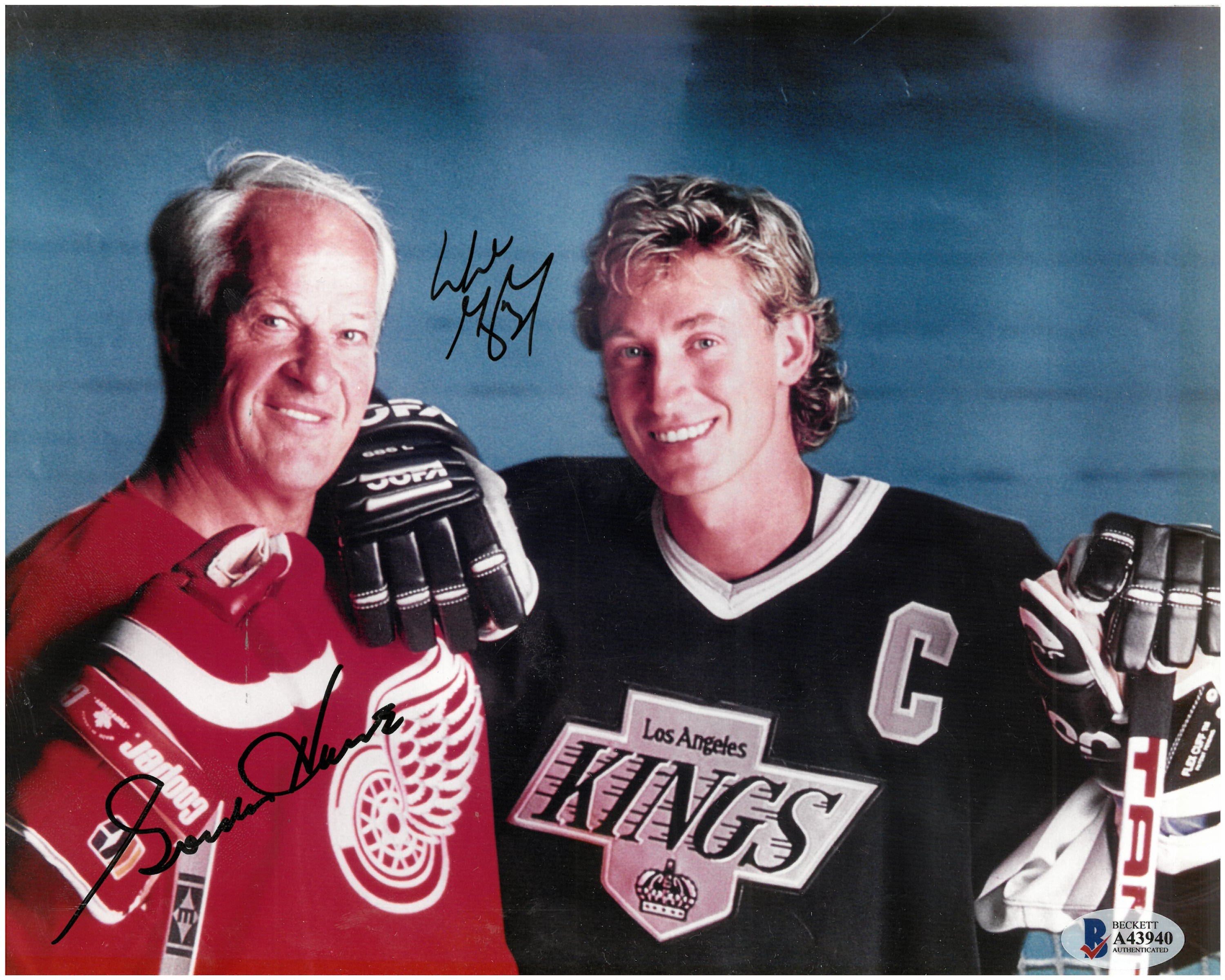 Wayne Gretzky Autographed 8 x 10 Los Angeles Kings Photograph