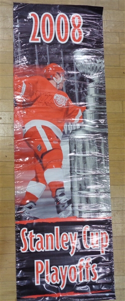 08 Cup Street Pole Banner Signed by Draper and Zetterberg