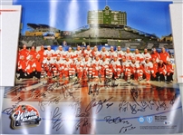 2009 Winter Classic 19x24 Red Wings Poster Signed by 20+