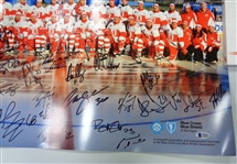 2009 Winter Classic 19x24 Red Wings Poster Signed by 20+