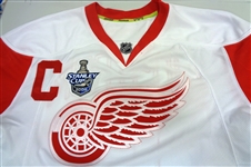 Nick Lidstrom Autographed Authentic Red Wings Jersey w/ 08 Cup Patch