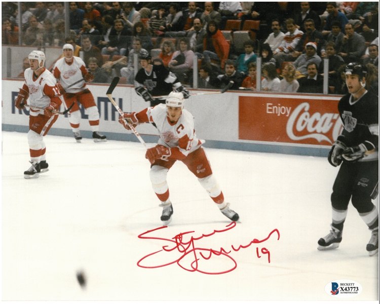 Steve Yzerman Autographed 8x10 Photo