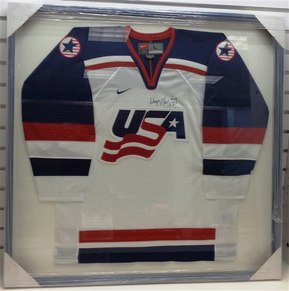 Wayne Gretzky Autographed Framed Jersey (Pick up only)