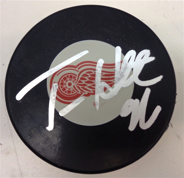 Tomas Holmstrom Autographed Red Wings Puck