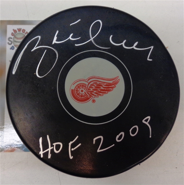 Brett Hull Autographed Red Wings Puck w/ HOF