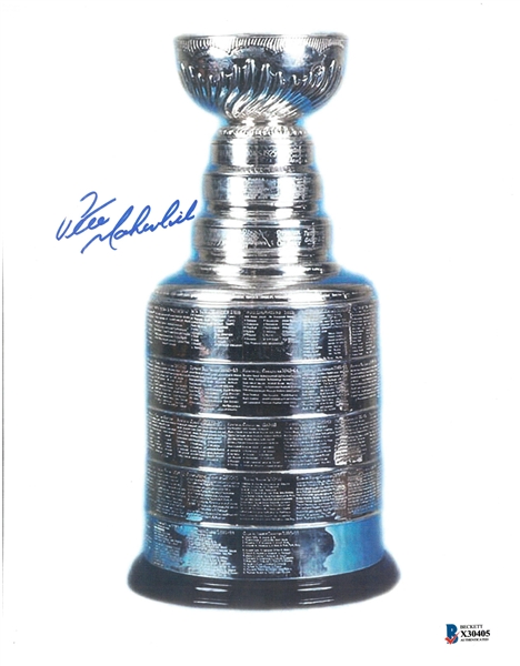Pete Mahovlich Autographed 8.5x11 Cup Photo
