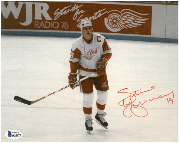 Steve Yzerman Autographed 8x10 Photo