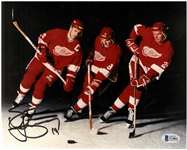 Steve Yzerman Autographed 8x10 Photo