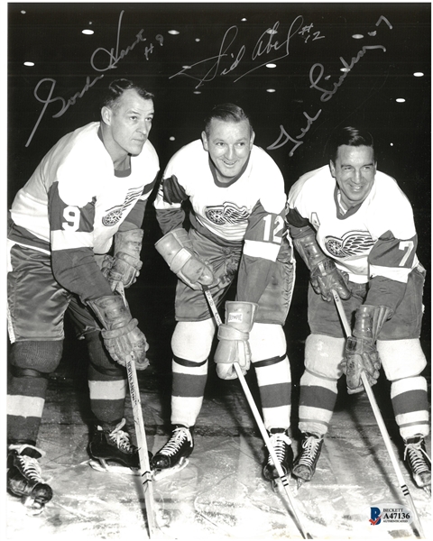 Production Line Autographed 8x10 Photo Howe/Lindsay/Abel B&W