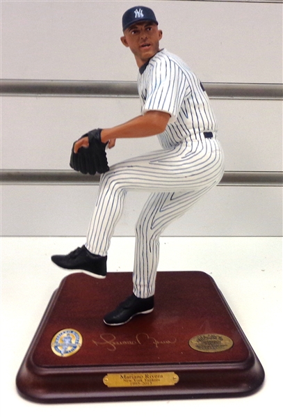 Mariano Rivera 8" Figurine