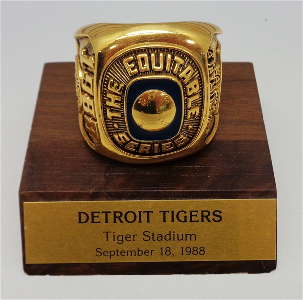1988 Tiger Stadium Old Timers Paperweight Ring