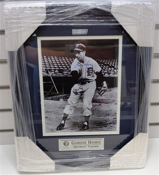 Gordie Howe Autographed Framed 8x10 Photo Tigers
