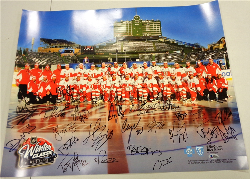 2009 Winter Classic 19x24 Red Wings Poster Signed by 20+