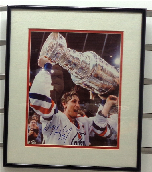 Wayne Gretzky Autographed Framed 8x10 Photo