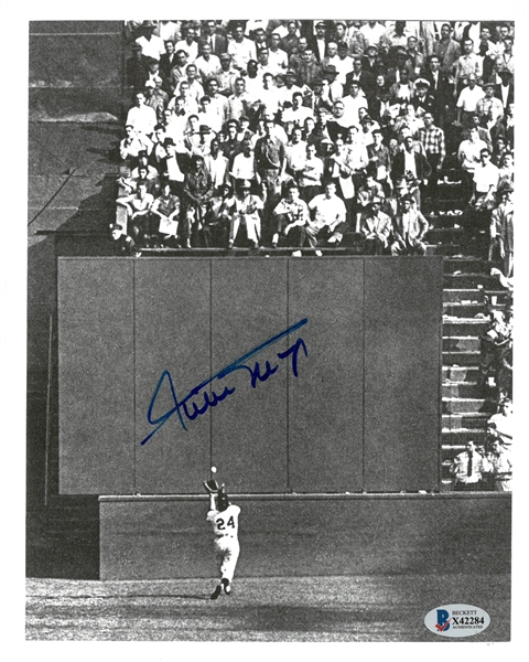 Willie Mays Autographed 8x10 Photo - The Catch