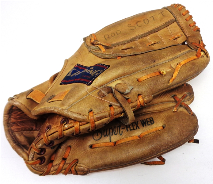 Mickey Lolich Autographed Vintage Store Model Glove