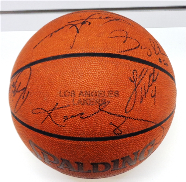 2003/04 Los Angeles Lakers Team Signed Basketball - Kobe