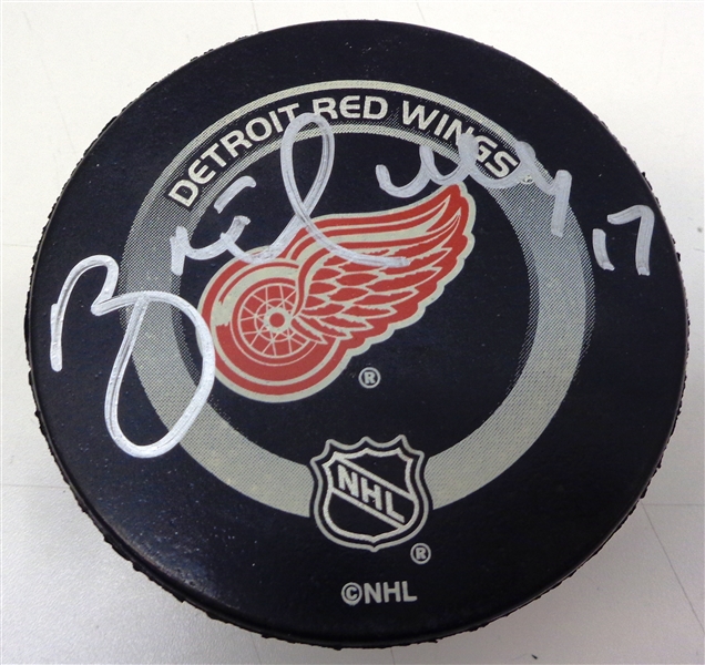 Brett Hull Autographed Red Wings Puck