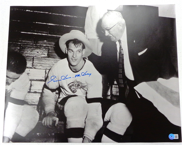 Gordie Howe Autographed 16x20 Wearing Hat