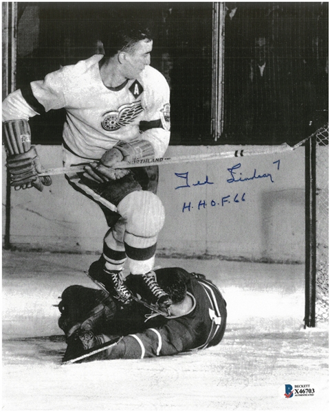 Ted Lindsay Autographed 8x10 - B&W Action
